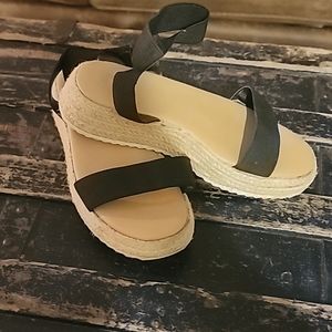 Wonder Nation girls 3/4 platform dress sandals